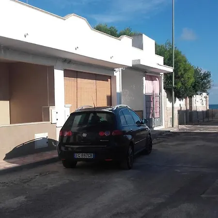 Indipendente A 10 Metri Dal Mare.