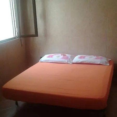Indipendente A 10 Metri Dal Mare. *