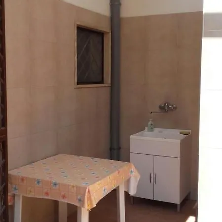Indipendente A 10 Metri Dal Mare. Holiday home *